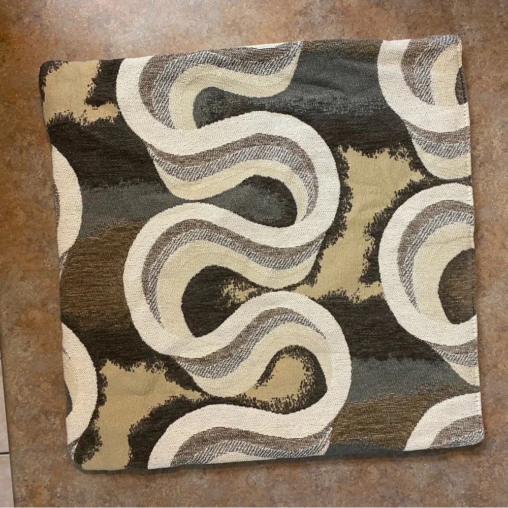 Thick Textured Pillowcase Abstract Swirl Pattern Art Square 22 x 22 inches nwot